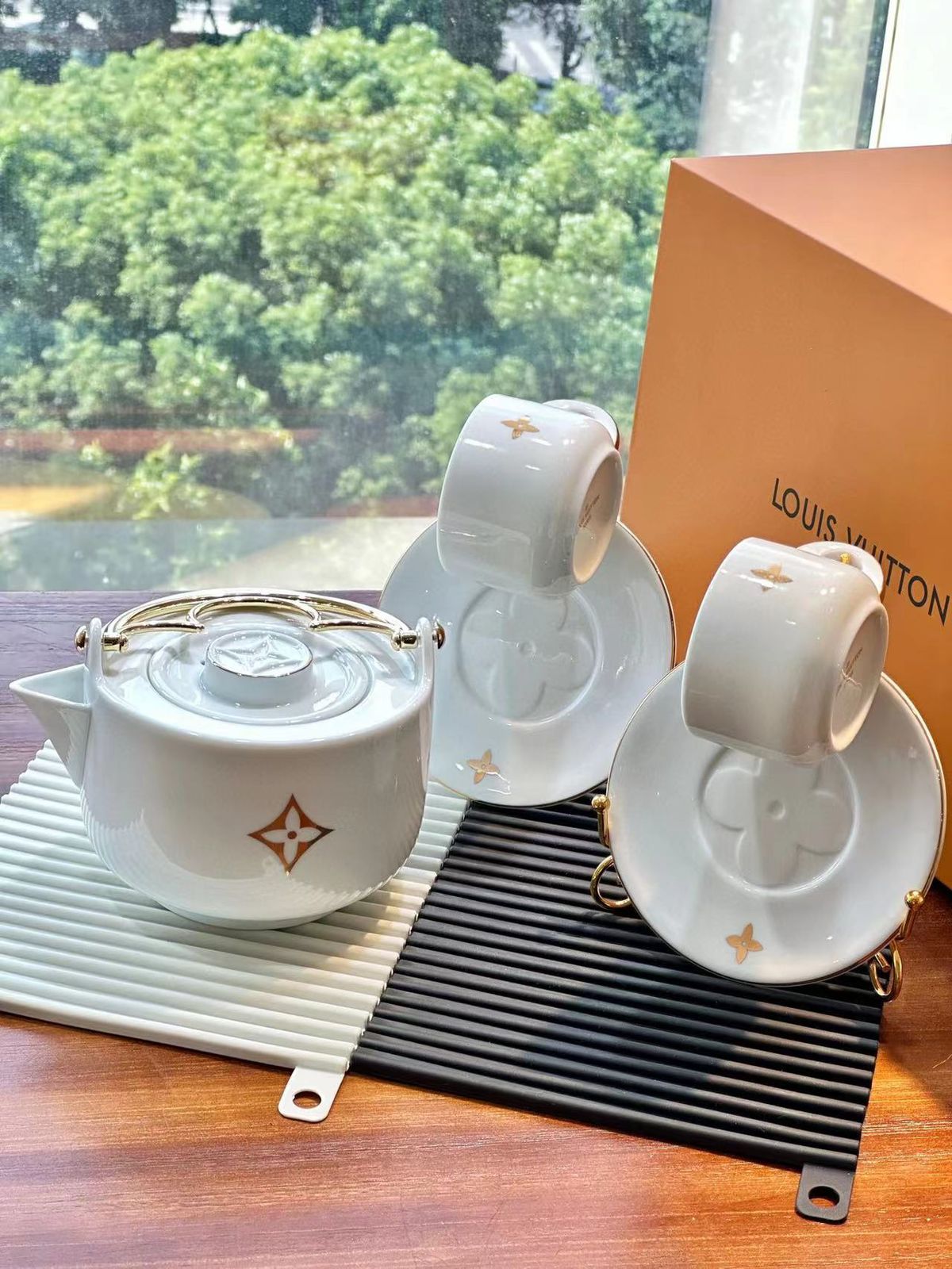 Louis Vuitton LV  Tea set for two people